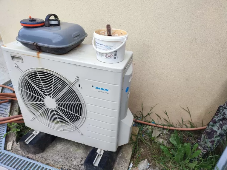 Entretien de pompe à chaleur Daikin à Mésanger.