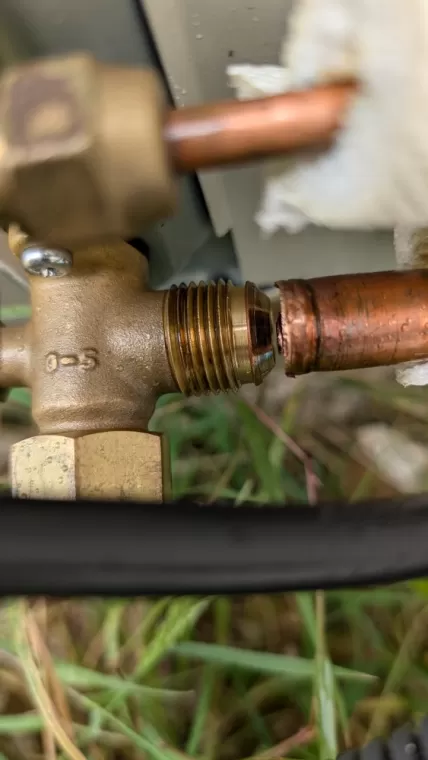 2P2C à réalisé un dépannage sur une pompe à chaleur Daikin vers Mauges sur Loire.
