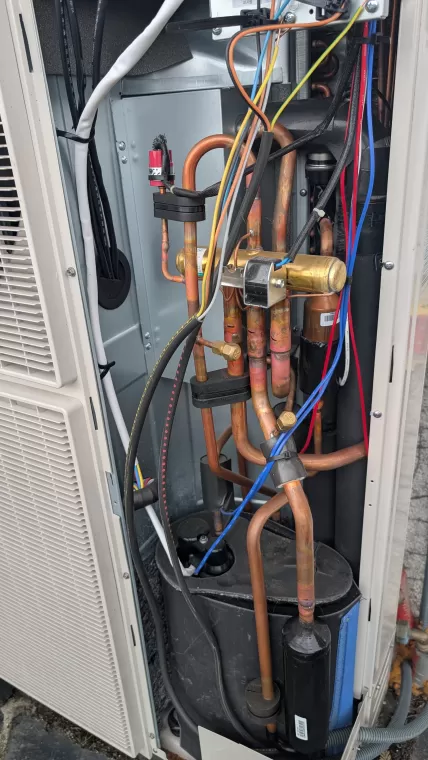 Dépannage de deux pompes à chaleur Samsung à Saint-Florent-le-Vieille, Loireauxence, 2P2C - Petit Pac Et Clim