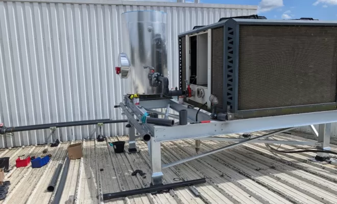 2P2C votre entreprise de pompes à chaleur, a réalisé la mise en service d'un groupe d'eau glacée à Chateaubriand