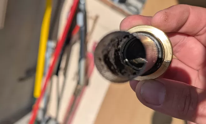Réalisation d'un entretien de pompe à chaleur Daikin sur la zone d'Angers, Loireauxence, 2P2C - Petit Pac Et Clim