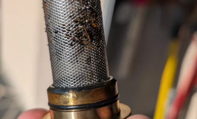 Réalisation d'un entretien de pompe à chaleur Daikin sur la zone d'Angers, Loireauxence, 2P2C - Petit Pac Et Clim