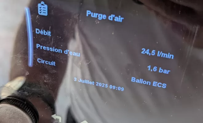 Réalisation d'un entretien de pompe à chaleur Daikin sur la zone d'Angers, Loireauxence, 2P2C - Petit Pac Et Clim
