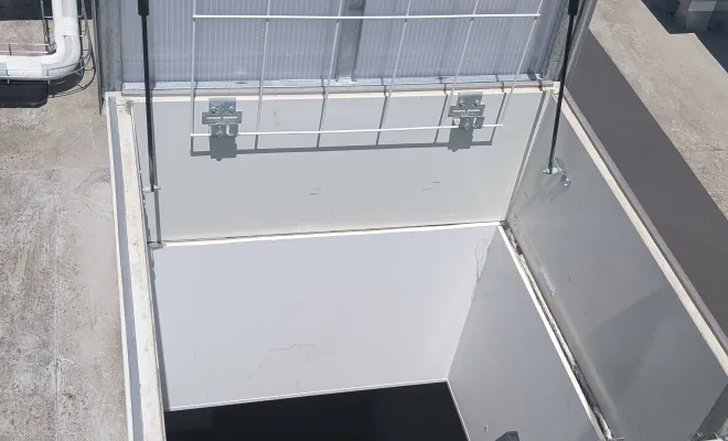 Dépannage d'un monosplit Hitachi dans une salle serveur à Vallet, Loireauxence, 2P2C - Petit Pac Et Clim